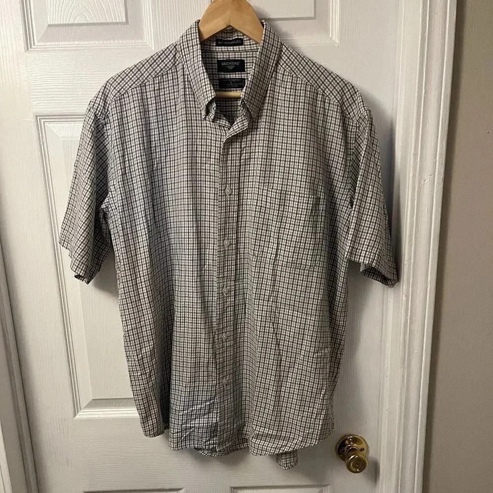Men’s Dockers Button Down Shirt Size Large